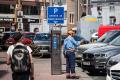 В Киеве начали эвакуировать автомобили за нарушение правил парковки