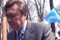 Янукович снова угрожает министрам отставками