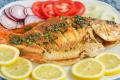 Яку спецію не можна додавати до риби: ця пряність лише псує смак, але господині її вперто кладуть
