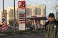 Росіяни платять за бензин більше, ніж американці: у чому причина