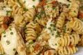 Салат із макаронами та куркою: цікавий рецепт