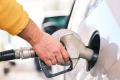 В Україні різко здорожчає пальне: експерт пояснив скільки коштуватимуть бензин і газ