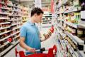 Опасная еда: что делать, если в супермаркете попался испорченный продукт