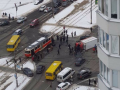 В Киеве столкнулись трамвай и грузовик, есть пострадавшие 