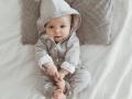 Одяг на виписку для хлопчика: що потрібно взяти для новонародженого малюка