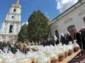 В Киеве освятили тысячу куличей для украинских военных