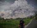 В Индонезии проснулся вулкан Синабунг: объявили наивысший уровень опасности