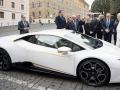 Lamborghini на благотворительность: Папа Римский продал презентованное компанией авто