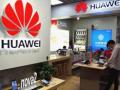 Huawei понизил в должности сотрудников за новогоднее поздравление с iPhone
