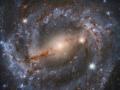 Hubble показал галактику в созвездии Волка, где взорвалась сверхновая