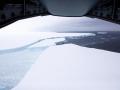 Появились фото гигантского айсберга, который дрейфует к острову в Атлантике