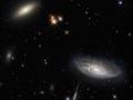 Hubble показал две гигантские галактики