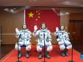 Китай відправив у космос трьох астронавтів на пів року