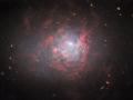 Hubble показав дивну карликову галактику у сузір'ї Живописець