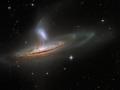 Hubble показав пару інтерактивних галактик у сузір'ї Андромеда