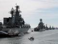 Росіяни сформували два загони бойових кораблів для закріплення на Зміїному та атаки з моря