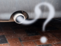 Запах вихлопних газів у салоні: просте вирішення неприємної проблеми