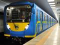 В киевском метро пассажир лег на рельсы: случай мог закончиться не одной, а двумя смертями
