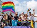 В Берлине прошел традиционный парад ЛГБТ