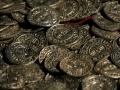 У Шотландії за допомогою металошукача виявили скарб середньовічних монет
