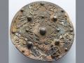 Охотник за древностями нашел редкую серебряную брошь возрастом 1200 лет