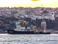 Он сломался: большой десантный корабль РФ притащили в Черное море