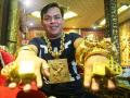 Вьетнамский бизнесмен носит на себе 13 килограммов золота