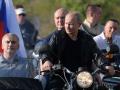 На Путина написали заявление за езду на мотоцикле без шлема в Крыму 