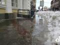 Вместо сугробов – глубокие лужи: растаявший снег затопил улицы Одессы