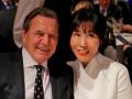 74-летний бывший канцлер Германии Шредер женился на кореянке 