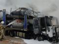 У РФ вщент згорів автовоз із новенькими LADA Granta та LADA Niva Legend