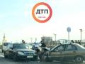 В Киеве произошло лобовое ДТП возле Почтовой площади 