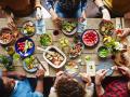 Этикет-ликбез: как правильно делиться едой