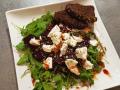 Марина Кухар поделилась быстрым рецептом салата со свеклой по-гречески