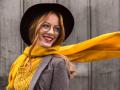 У «Ранку з Україною» стилістка дала поради, як обрати трендовий шарф