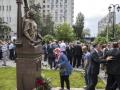 В Киеве на бульваре Дружбы народов открыли памятник поэту