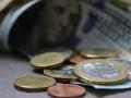 В белорусских обменниках доллар и евро "поползли" вверх