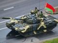 В Беларуси танковый резерв и артбазы привели "в высшую степень боеготовности"