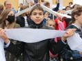 В Киеве школьники установили рекорд по самому длинному поздравлению учителям