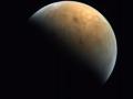 Арабский зонд вблизи Марса показал Красную планету с орбиты