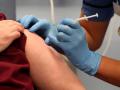 Вакцинация уменьшит количество инфицированных коронавирусом на 92%