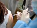 Привитым Covishield вторую дозу сделают корейской вакциной - иммунолог