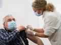 Во Франции за день сделали 220 тысяч COVID-прививок - министр здравоохранения 
