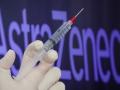 Возрастное ограничение по вакцине AstraZeneca остановило появление тромбов - ученые