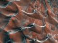 NASA показало «замороженные» дюны на Марсе