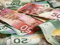 Канадцы за время пандемии отложили рекордные сбережения
