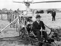 Цього дня у 1939 році в США було здійснено перший політ дослідного зразка гелікоптера Ігоря Сікорського VS-300 (S-46)