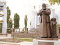 Перший у світі пам’ятник Любомиру Гузару встановили у Вінниці