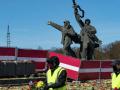 Доступ до пам'ятника «визволителям» у центрі Риги після заворушень закрили до вересня