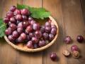 Чем полезен и чем может навредить виноград